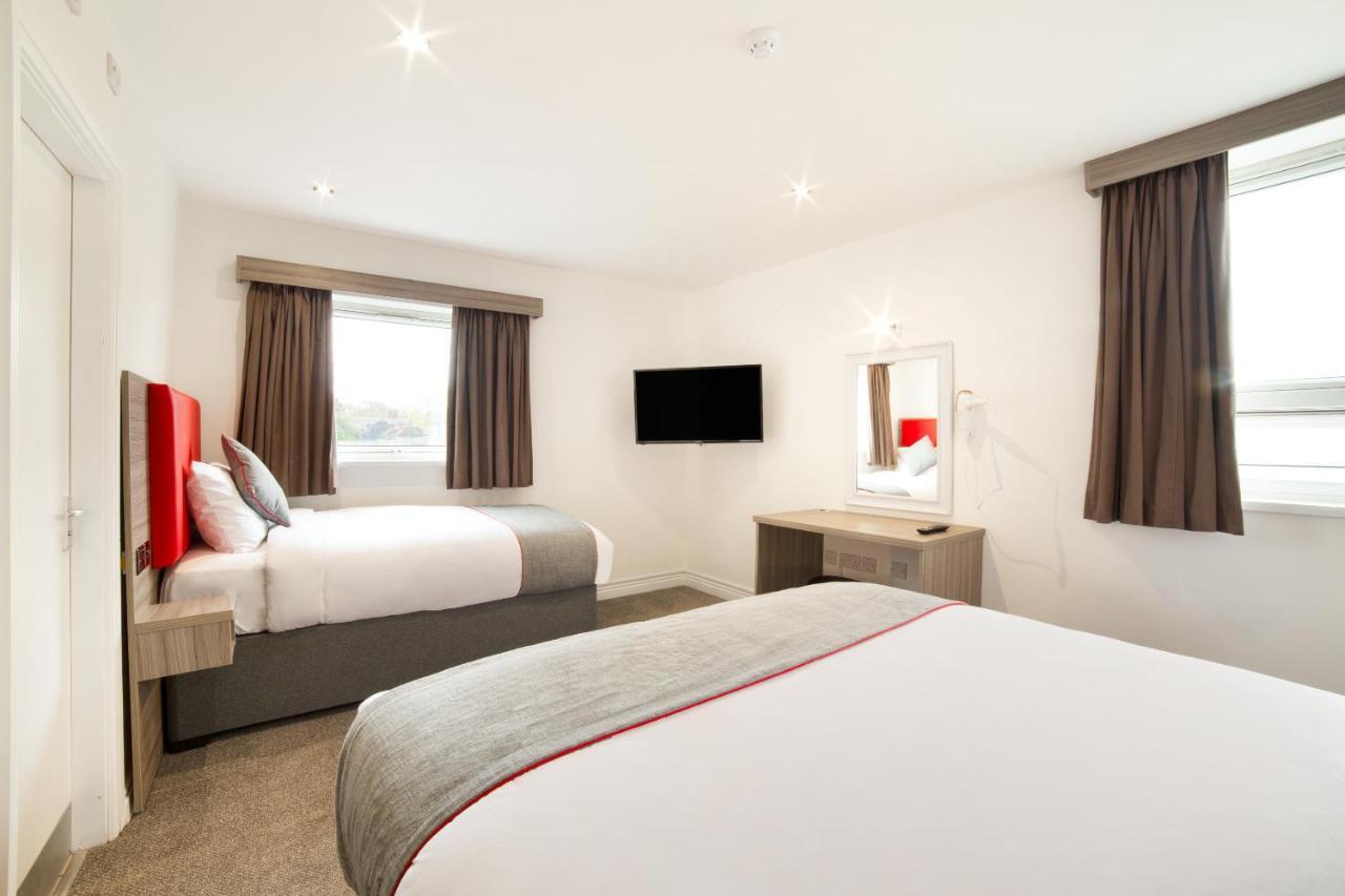 The Connaught Hotel Wolverhampton Bagian luar foto