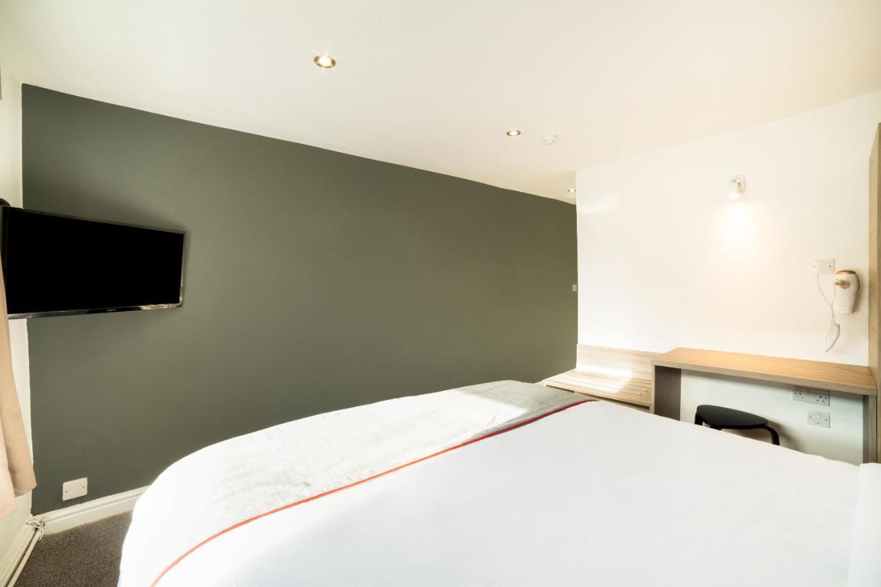 The Connaught Hotel Wolverhampton Bagian luar foto