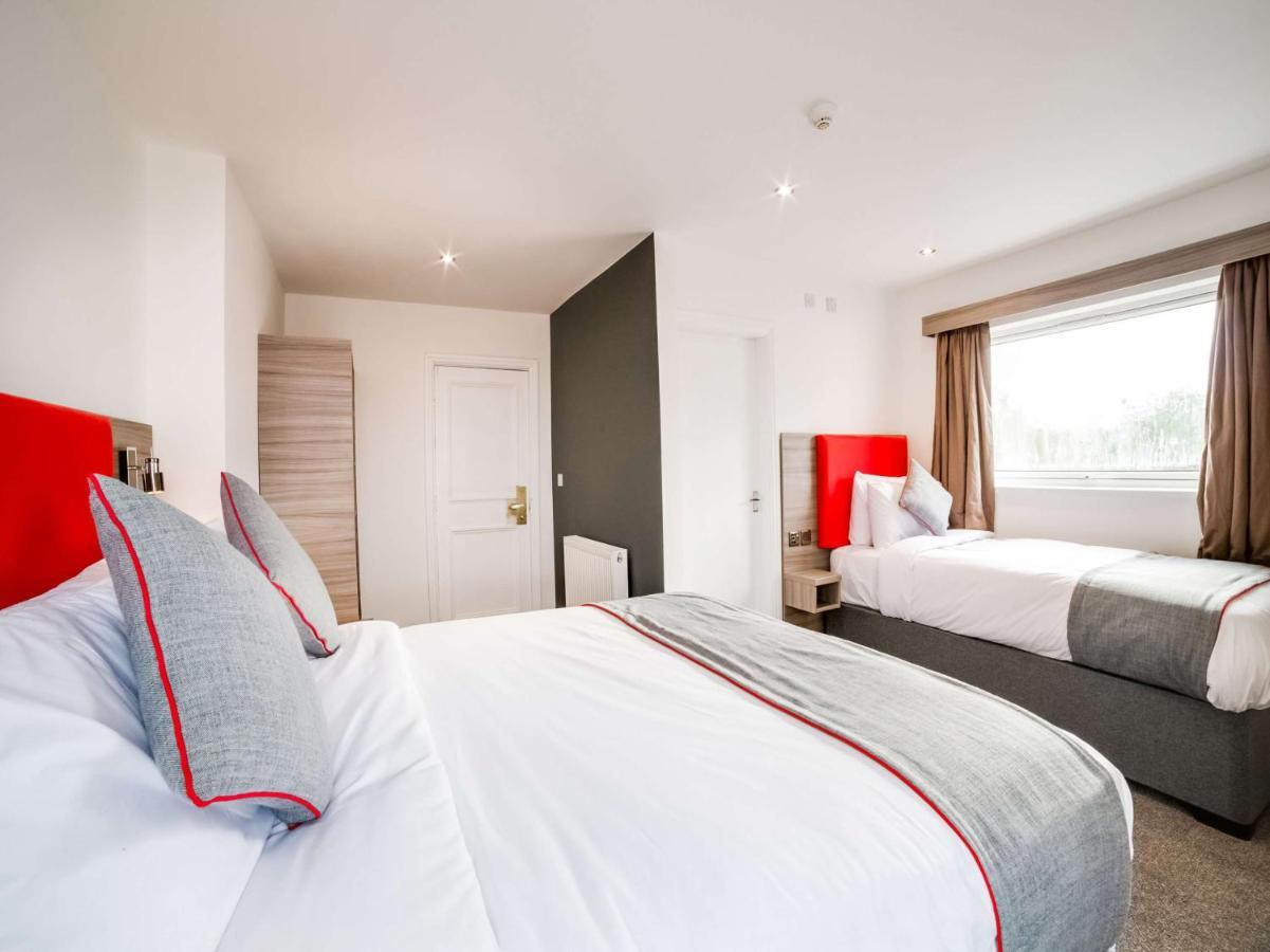 The Connaught Hotel Wolverhampton Bagian luar foto