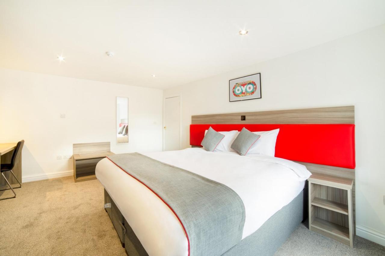 The Connaught Hotel Wolverhampton Bagian luar foto