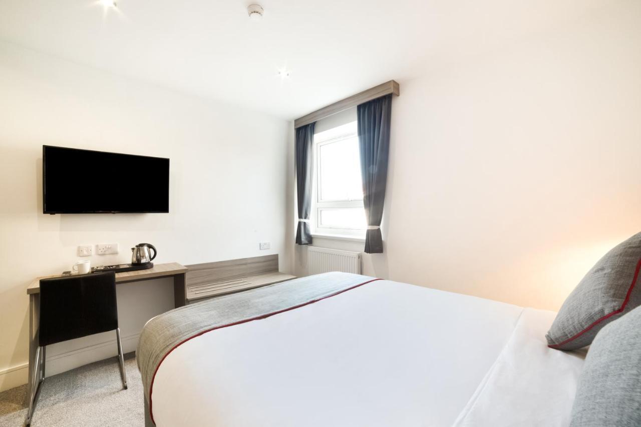 The Connaught Hotel Wolverhampton Bagian luar foto